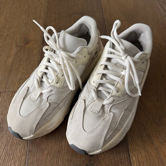 adidas Yeezy Boost 700 - Analog - Picture 2 of 9